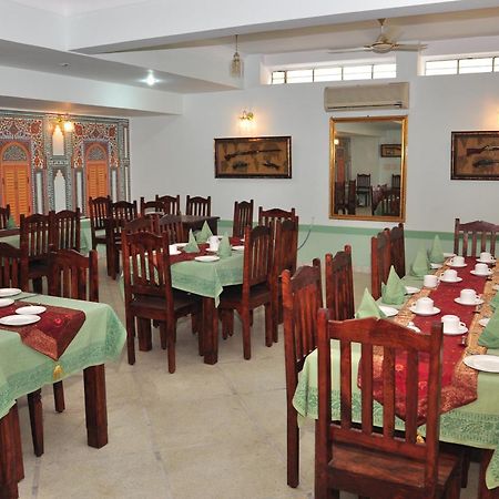 โฮเต็ล รานิ มาฮอล Bed & Breakfast ชัยปุระ ภายนอก รูปภาพ