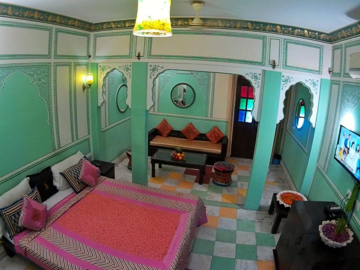 โฮเต็ล รานิ มาฮอล Bed & Breakfast ชัยปุระ ภายนอก รูปภาพ