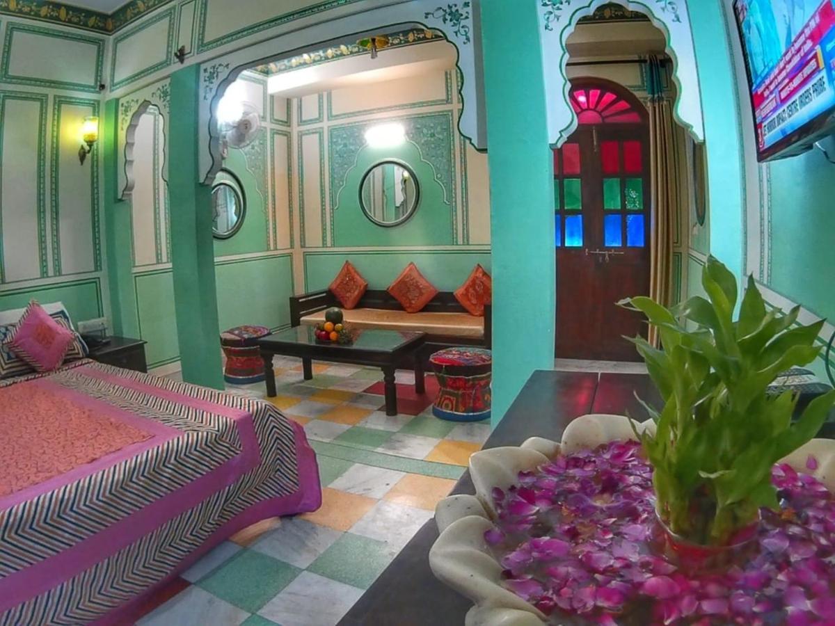 โฮเต็ล รานิ มาฮอล Bed & Breakfast ชัยปุระ ภายนอก รูปภาพ