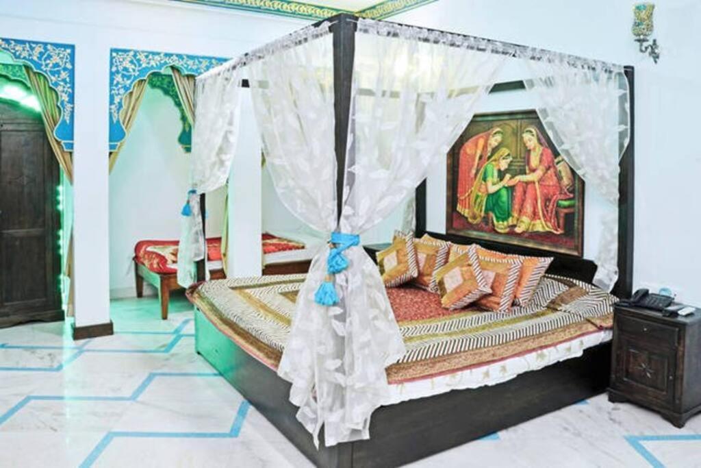 โฮเต็ล รานิ มาฮอล Bed & Breakfast ชัยปุระ ภายนอก รูปภาพ