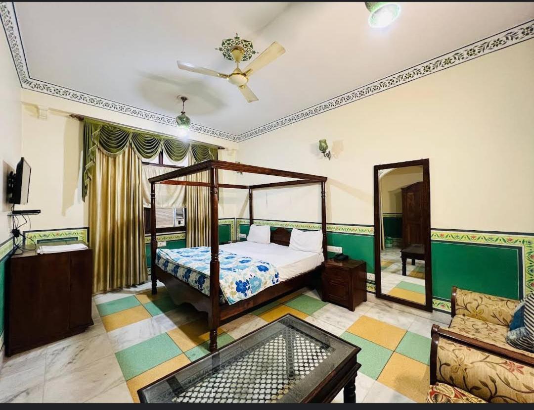 โฮเต็ล รานิ มาฮอล Bed & Breakfast ชัยปุระ ภายนอก รูปภาพ