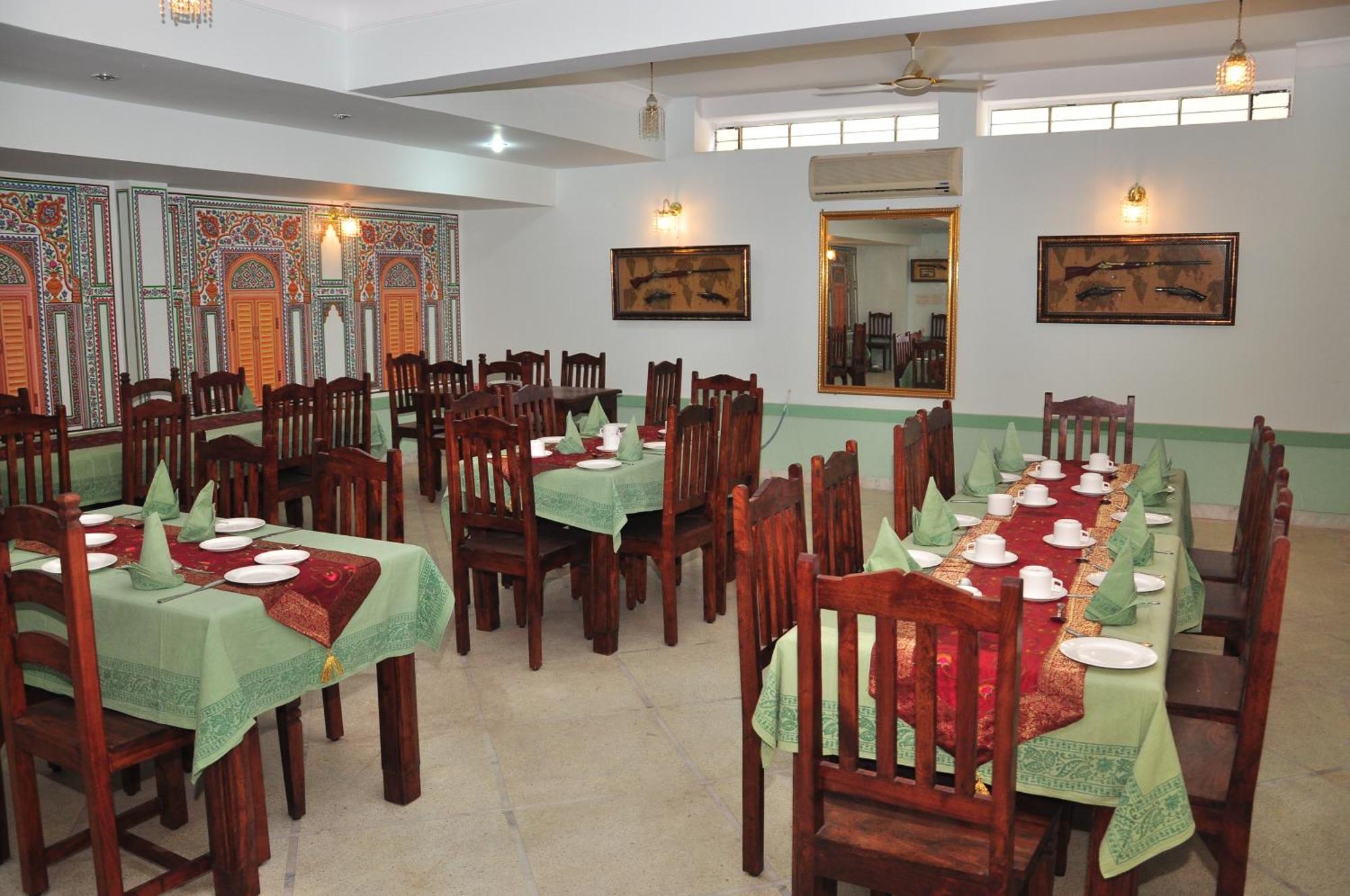 โฮเต็ล รานิ มาฮอล Bed & Breakfast ชัยปุระ ภายนอก รูปภาพ